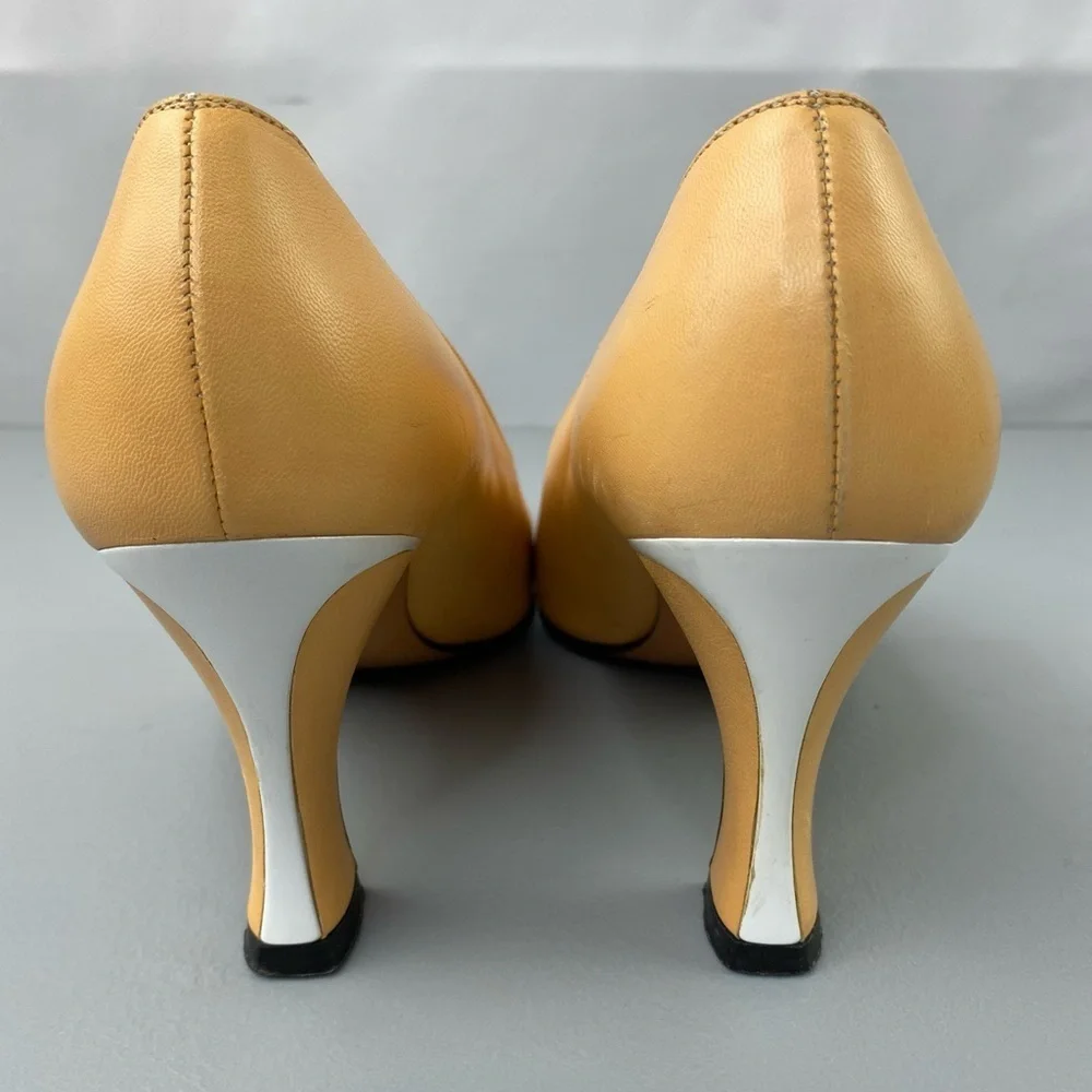 St. John Women's 2 Tone Tan and White Cap Pointed Toe Heels Women's size 6